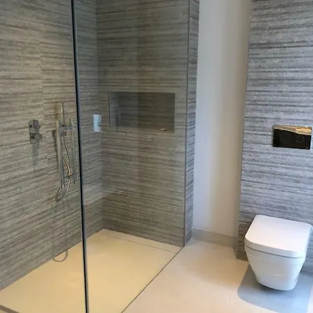 Modern Puente ماربيا