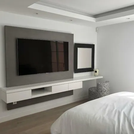 Modern Puente Apartment